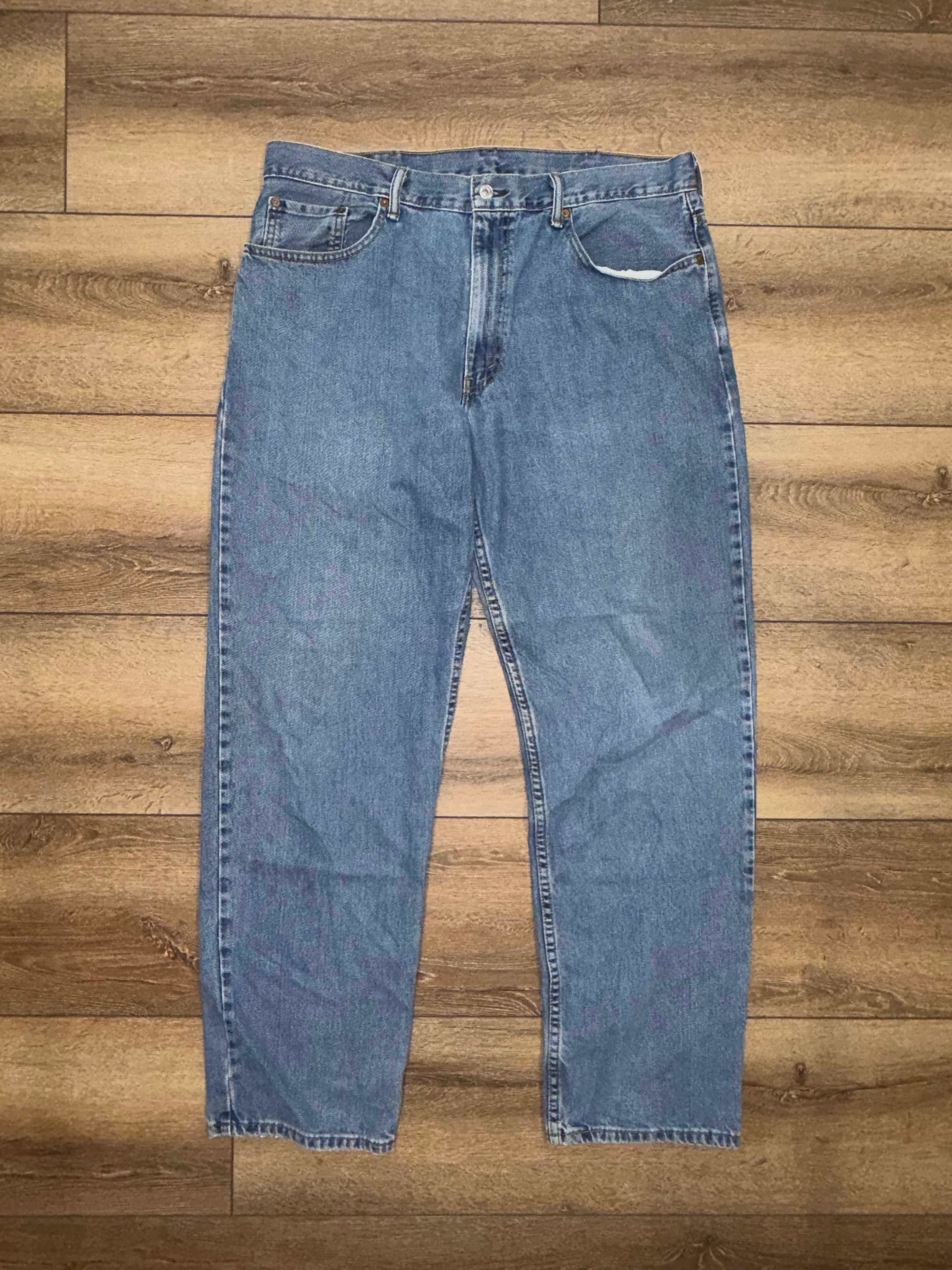 Early 2000s Levi's 550 Jeans (38x34)